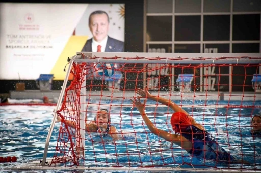 Kadınlar T&uuml;rkiye Sutopu Şampiyonası Balıkesir&rsquo;de başladı
