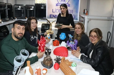 Kadınlar ve Engelli Bireyler Dijital Ekonomiye Liderler Enstit&uuml;s&uuml; İle Hazırlanıyor