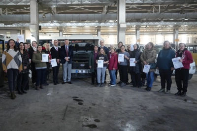 Kadınlara G&uuml;&ccedil; Katan Araba Bakım Kursu Tamamlandı