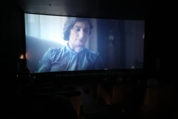 Kadınların m&uuml;cadelesini anlatan belgesel İzmitlilerle buluşturuldu
