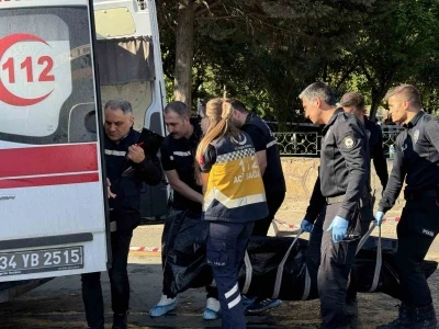 Kağıthane&rsquo;de bir kişinin hayatını kaybettiği feci kaza kamerada
