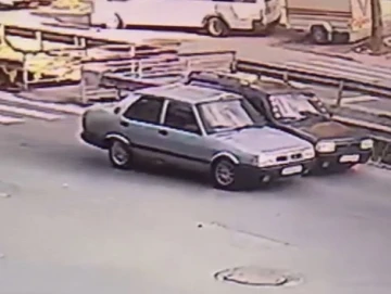 Kağıthane&rsquo;de trafikte dehşet anları kamerada: Tartıştığı s&uuml;r&uuml;c&uuml;ye ateş a&ccedil;tı
