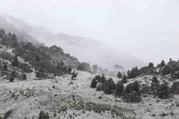 Kahramanmaraş Mayıs ayında beyaza b&uuml;r&uuml;nd&uuml;
