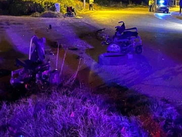 Kahramanmaraş&rsquo;ta kamyonet engelli ara&ccedil;larına &ccedil;arptı: 1 &ouml;l&uuml;, 2 yaralı
