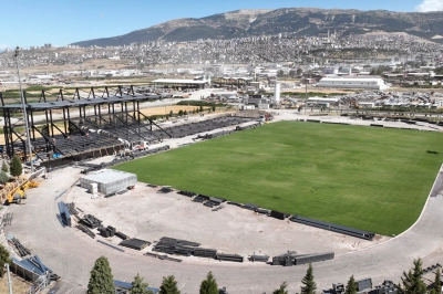 Kahramanmaraş'ta Yeni Futbol Sahası Hızla Y&uuml;kseliyor