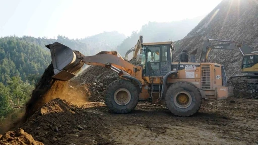 Kahramanmaraş&rsquo;ta yol yapım &ccedil;alışmaları
