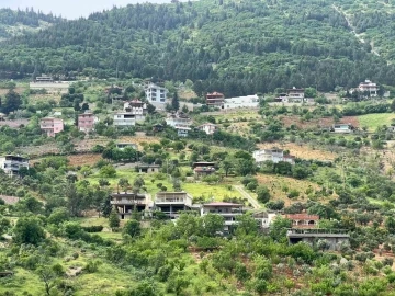 Kahramanmaraşlıların vazge&ccedil;ilmezi bağ evleri
