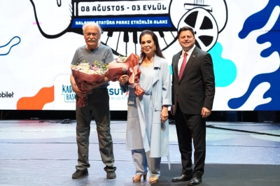 Kalamış Yaz Festivali Yeşil&ccedil;am&rsquo;ın Sultanı T&uuml;rkan Şoray ile Başladı