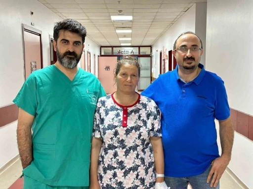 Kalın bağırsağında t&uuml;m&ouml;r bulunan hasta Diyarbakır&rsquo;da sağlığına kavuştu
