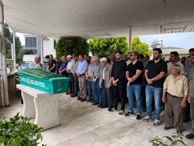 Kalp krizi ge&ccedil;irip hayatını kaybeden m&uuml;ezzin toprağa verildi
