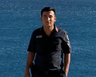 Kalp krizi sonucu hayatını kaybeden uzman &ccedil;avuş son yolculuğuna uğurlandı