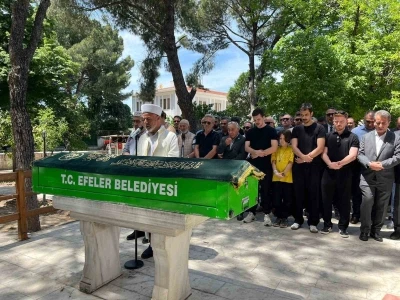 Kalp krizine yenik d&uuml;şen &Ouml;zdemir, son yolculuğuna uğurlandı
