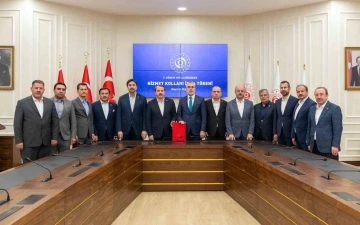 Kamu Toplu S&ouml;zleşmesi&rsquo;nde 11 hizmet koluna verilen elde ettiği haklar belli oldu
