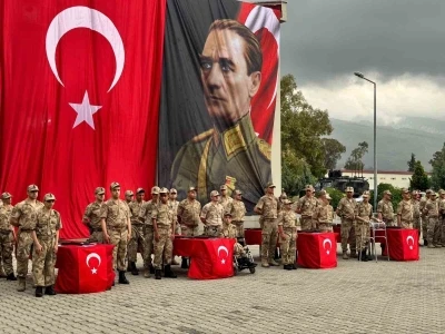 Kamuflaj giyen engelli gen&ccedil;ler yemin etti
