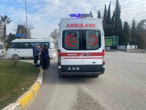 Kamyonet ile motosiklet &ccedil;arpıştı: 1 yaralı
