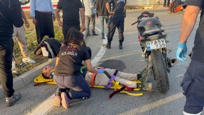 Kamyonetin &ccedil;arpıp ka&ccedil;tığı motosikletli yaralandı

