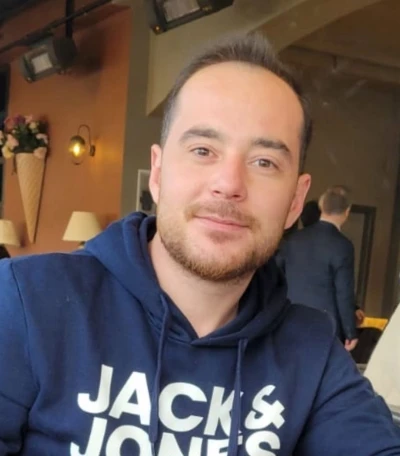 Kamyonun &ccedil;arptığı otomobilin s&uuml;r&uuml;c&uuml;s&uuml; &ouml;ld&uuml;