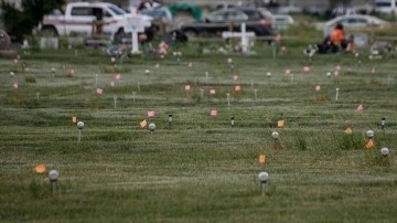Kanada&rsquo;daki yatılı kilise okulunun yakınında 40 kayıtsız &ccedil;ocuk mezarı bulundu
