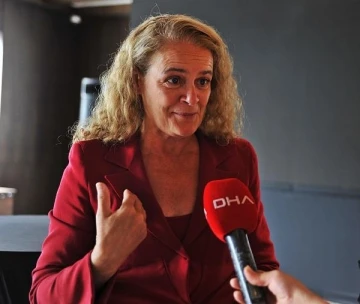 Kanadalı ilk astronot Julie Payette: Hayalinizi kovalayın, &ccedil;&uuml;nk&uuml; g&ouml;ky&uuml;z&uuml; sınır değil