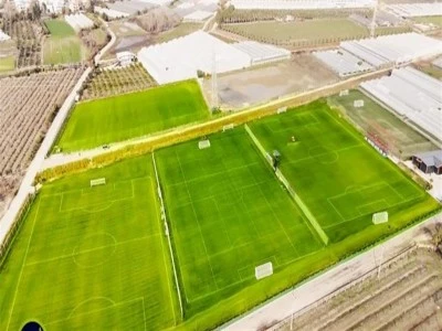 Kanadalı spor şirketi Antalya'da 80 d&ouml;n&uuml;ml&uuml;k futbol kamp&uuml;s&uuml; kurdu