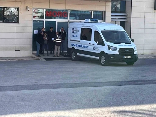 Kanlı biten polis &ccedil;ağırma kavgasında gen&ccedil; babanın cenazesi teslim alındı
