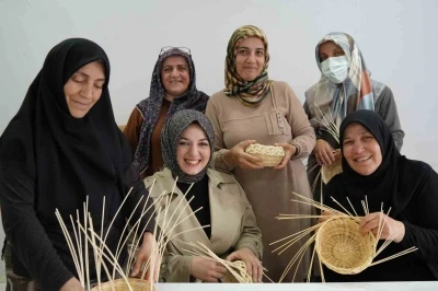Kanser hastası kadınlar, umutlarını rattan objelere taşıdı
