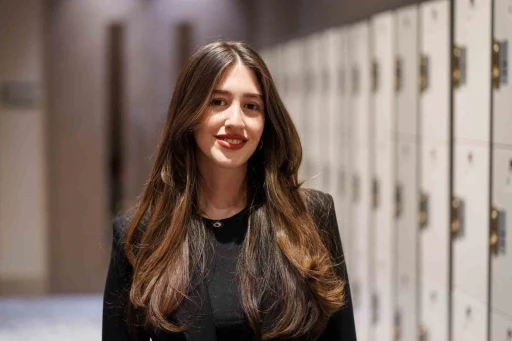 Kanser tedavisi g&ouml;ren &ccedil;ocuklar yılbaşı partisinde doyasıya eğlendi
