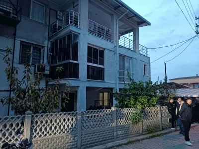 Kanserli baba engelli kızını &ouml;ld&uuml;r&uuml;p, intihar etti