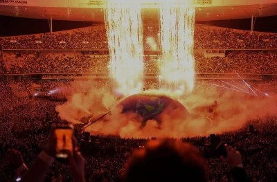 Kanye West, Atat&uuml;rk Olimpiyat Stadyumu&rsquo;nda 120 bin kişiyle d&uuml;nya rekoru kırdı!