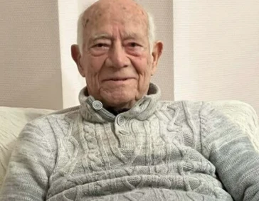 Kapısı kilitli evde &ccedil;ıkan yangında hayatını kaybetti