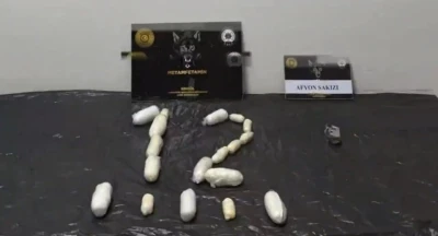 Kaps&uuml;l halinde 88 par&ccedil;a uyuşturucu yutan ş&uuml;pheliler tutuklandı
