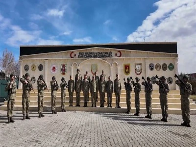 Kara Kuvvetleri Komutanı Orgeneral Tokel, sınırda birlikleri denetledi