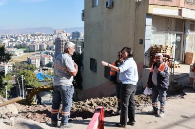 Karabağlar'da Başkan Kınay 58 Mahallede Sahada
