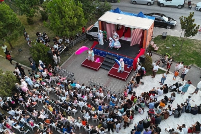 Karabağlar&rsquo;da &Ccedil;ocuklar Sahnede Parladı