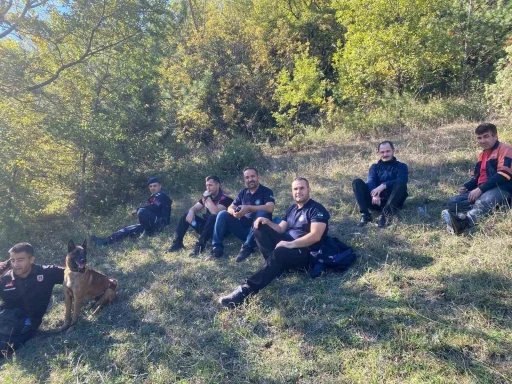 Karab&uuml;k&rsquo;te 10 g&uuml;nd&uuml;r kayıp olan yaşlı adam &ccedil;ay kenarında &ouml;l&uuml; bulundu