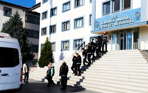 Karab&uuml;k&rsquo;te fuhuş operasyonu: 3 tutuklama
