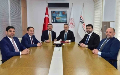 Karab&uuml;k&rsquo;&uuml;n 28 mahallede spor alanları yenileniyor
