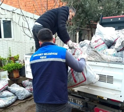 Karacabey Belediyesi'nden binlerce vatandaşa destek 
