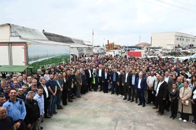 Karacabey Belediyesi personeli bayramlaştı