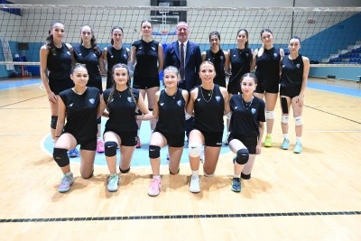 Karacabey Belediyespor Kadın Voleybol Takımı hazırlıklarına aralıksız devam ediyor!
