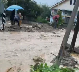 Karacabey'de aşırı yağmur etkili oluyor