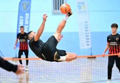 Karacabey'de ayak tenisi şampiyonu Karaca