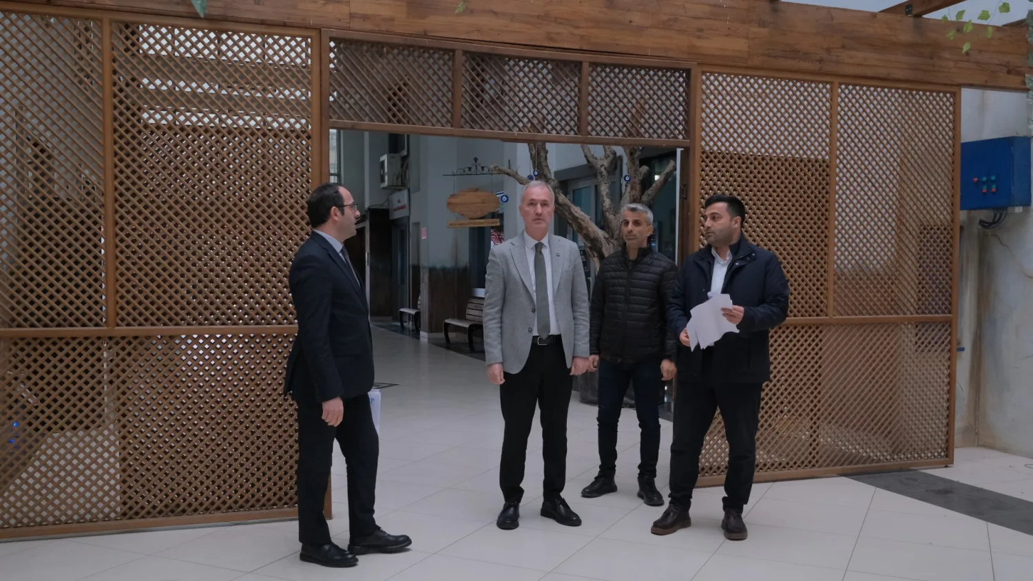 Karacabey'de belediyecilik sahada yapılıyor