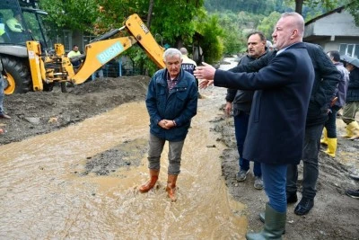 Karacabey'de t&uuml;m ekipler sahada