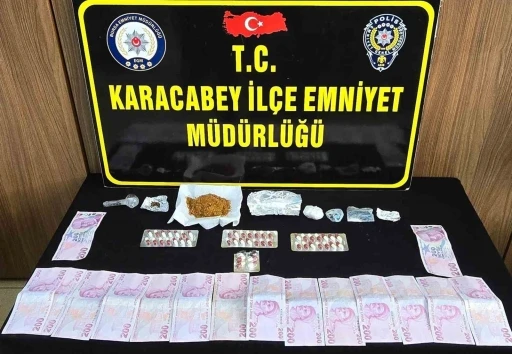 Bursa Karacabey&rsquo;de uyuşturucu operasyonu: 4 g&ouml;zaltı 1 tutuklu