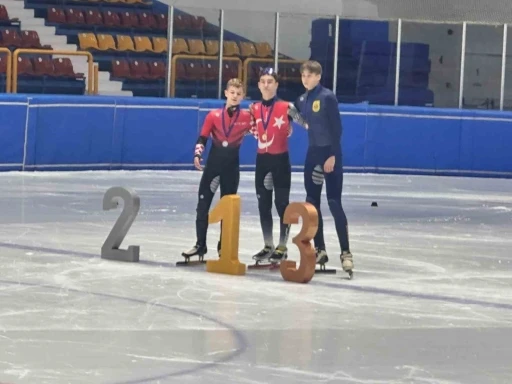 Karadağ madalyaları sildi s&uuml;p&uuml;rd&uuml;
