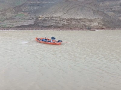 Karadeniz'de s&uuml;r&uuml;klenen T&uuml;rk gemisi karaya oturdu