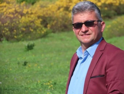 Karadeniz m&uuml;ziğinin sevilen ismi Bursa'da &ccedil;ıktığı sahnede hayatını kaybetti