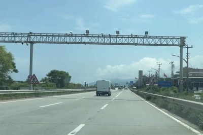 Karadeniz Sahil Yolu&rsquo;nda EDS Kurulumu Tamamlandı, Trafik G&uuml;venliği Artıyor