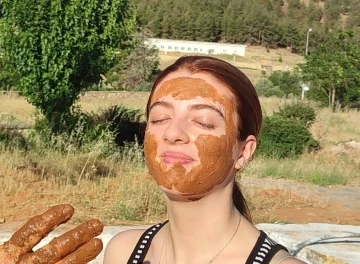 Karahayıt&rsquo;ın termal &ccedil;amuru şifa dağıtıyor
